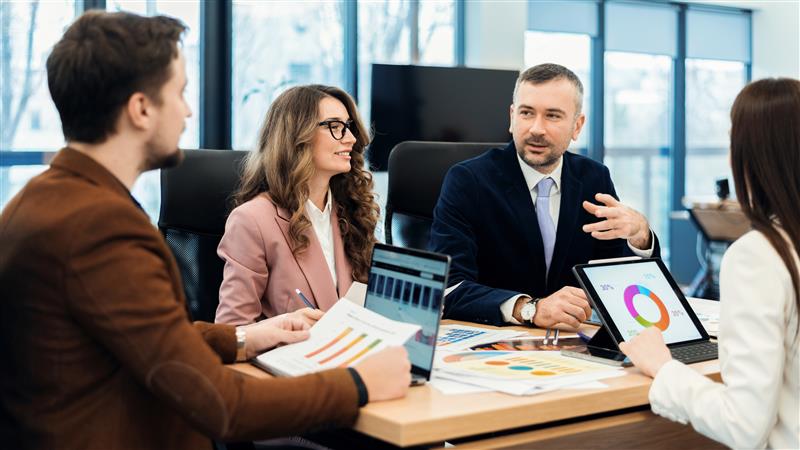If Oracle Fusion offers Hyperion and FSG, why do Enterprises use GL Connect?